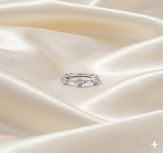 Alternating Alhambra Clover Quatrefoil Pavé Diamond Stacking Band Ring