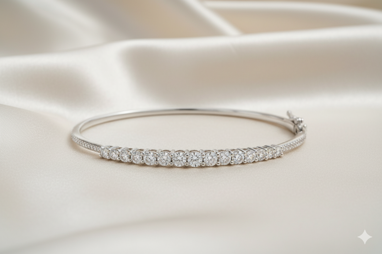 Graduated Round Brilliant Cut Diamond Pavé Bangle Bracelet